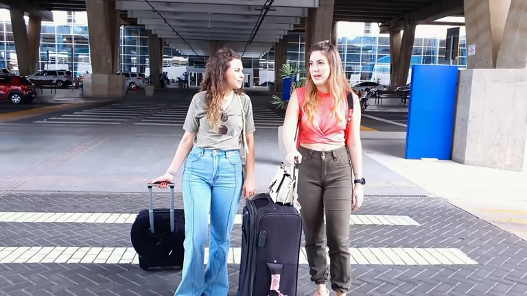 Airport to Road Trip Outfit Ideas
